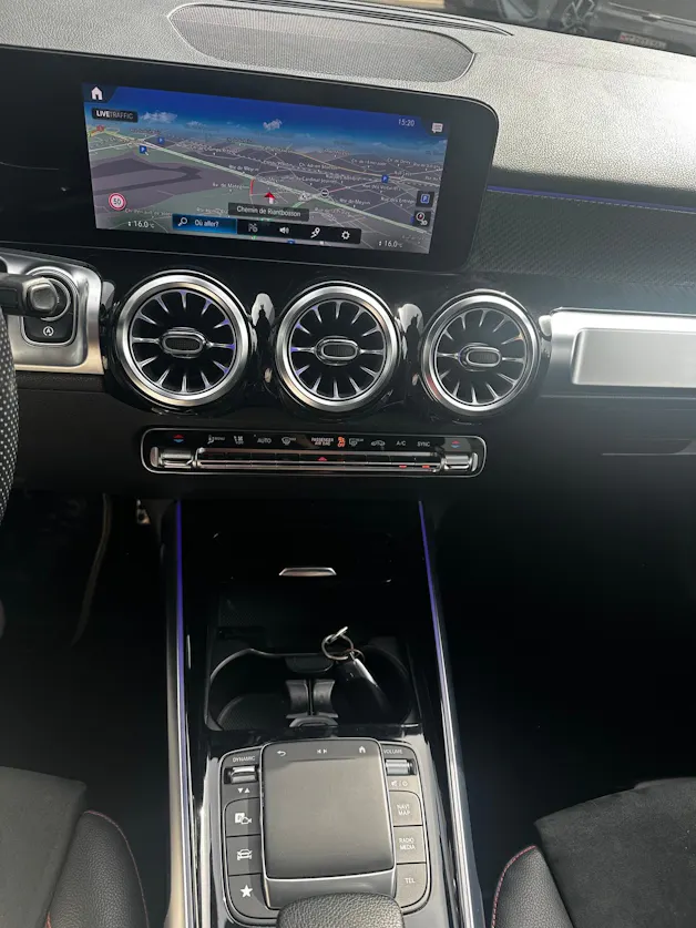 MERCEDES-BENZ GLB 250 AMG Line 8G-Tronic