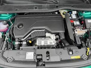 PEUGEOT 208 1.2 Hybrid 145 GT Exclusive
