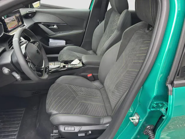PEUGEOT 208 1.2 Hybrid 145 GT Exclusive