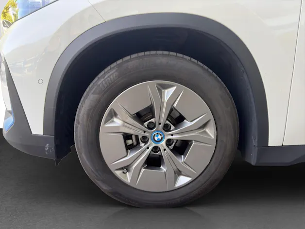 BMW iX1 xDrive30