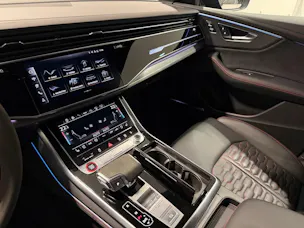 AUDI RSQ8 quattro