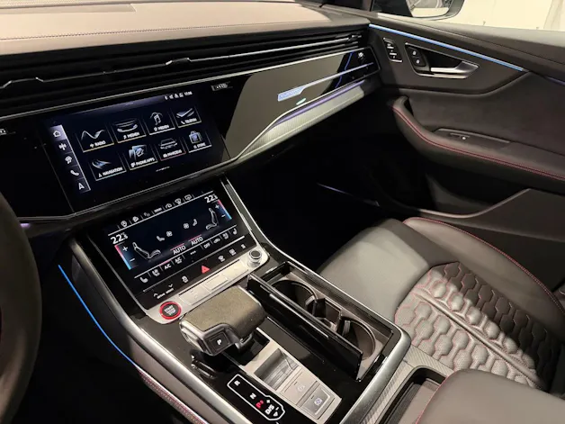 AUDI RSQ8 quattro