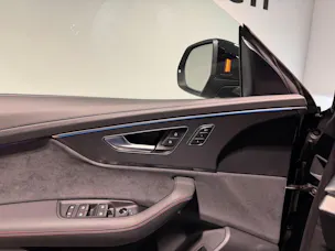 AUDI RSQ8 quattro