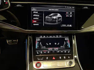AUDI RSQ8 quattro