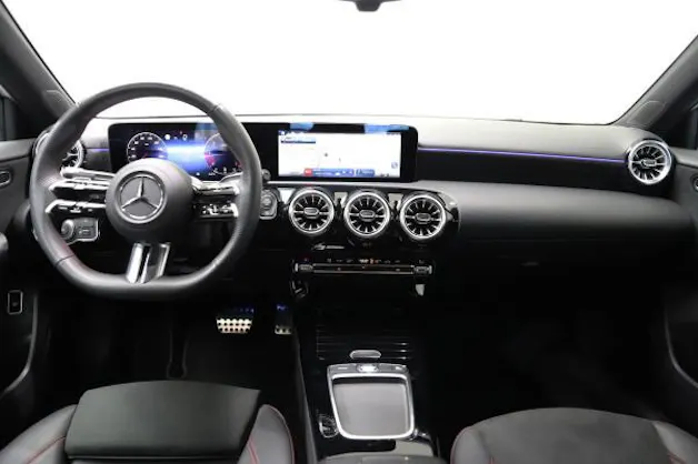 MERCEDES-BENZ A 220 d 8G-DCT