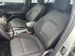 FORD Focus 1.0 MHEV ST-Line Automat