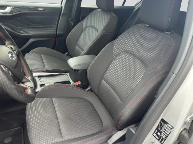 FORD Focus 1.0 MHEV ST-Line Automat
