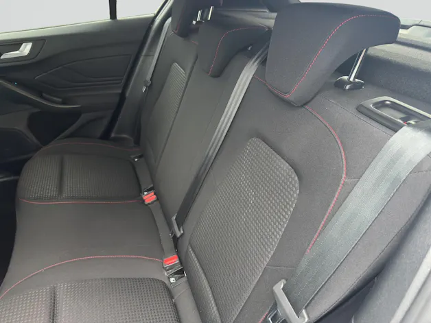 FORD Focus 1.0 MHEV ST-Line Automat
