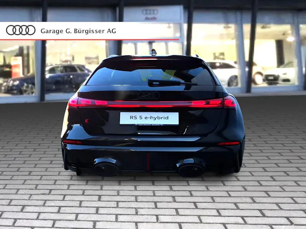 AUDI RS 5 Avant TFSI 470 kW Tiptronic quattro Mythosschwarz Metallic