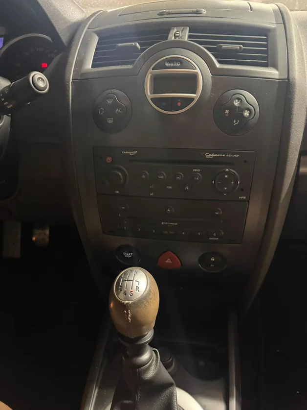 RENAULT Mégane C-C 2.0 16V T Dynamic Confort