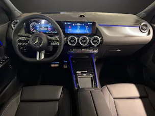 MERCEDES-BENZ GLA 250 4MATIC Swiss Star