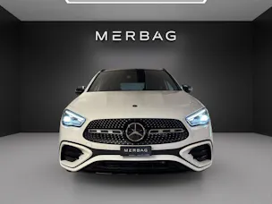 MERCEDES-BENZ GLA 250 4MATIC Swiss Star