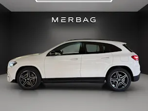 MERCEDES-BENZ GLA 250 4MATIC Swiss Star