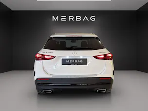 MERCEDES-BENZ GLA 250 4MATIC Swiss Star