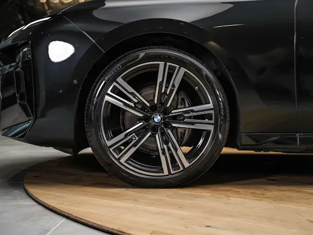 BMW 740d xDrive M Sport Steptronic *Werksgarantie*Standheizung*Panorama*Theater Screen*