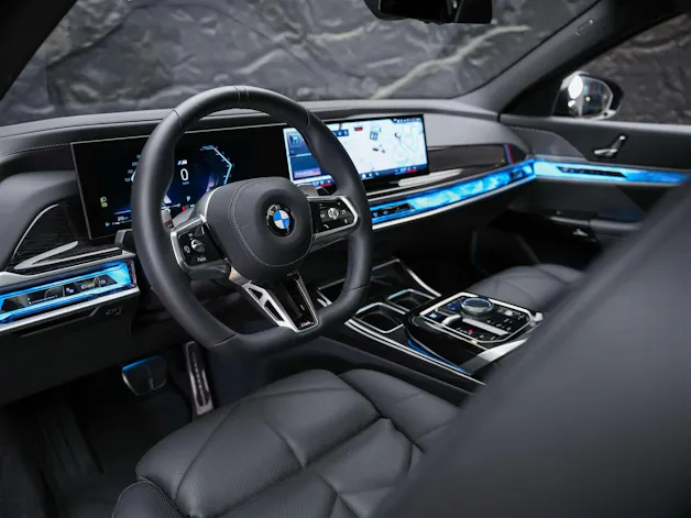 BMW 740d xDrive M Sport Steptronic *Werksgarantie*Standheizung*Panorama*Theater Screen*