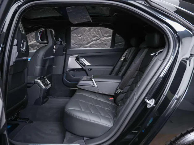 BMW 740d xDrive M Sport Steptronic *Werksgarantie*Standheizung*Panorama*Theater Screen*