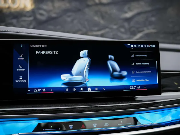 BMW 740d xDrive M Sport Steptronic *Werksgarantie*Standheizung*Panorama*Theater Screen*