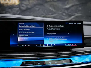 BMW 740d xDrive M Sport Steptronic *Werksgarantie*Standheizung*Panorama*Theater Screen*