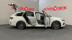 SKODA Octavia Combi 2.0 TSI DSG RS
