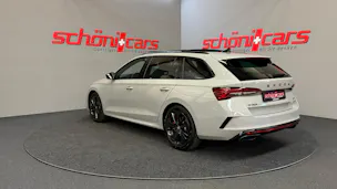 SKODA Octavia Combi 2.0 TSI DSG RS
