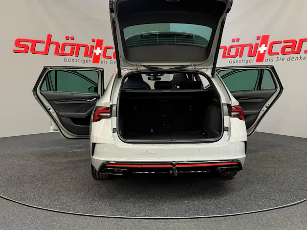 SKODA Octavia Combi 2.0 TSI DSG RS