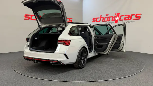 SKODA Octavia Combi 2.0 TSI DSG RS