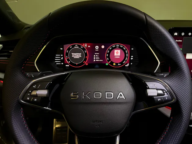 SKODA Octavia Combi 2.0 TSI DSG RS
