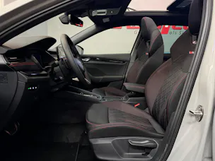 SKODA Octavia Combi 2.0 TSI DSG RS