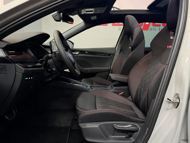 SKODA Octavia Combi 2.0 TSI DSG RS