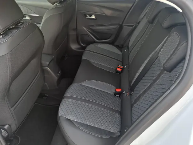 PEUGEOT 208 e-Allure 136cv