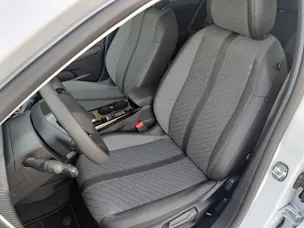 PEUGEOT 208 e-Allure 136cv