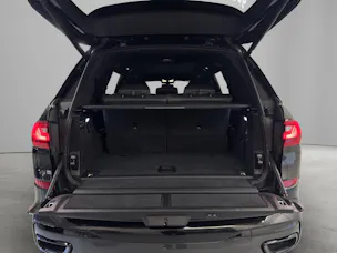 BMW X7 M50i