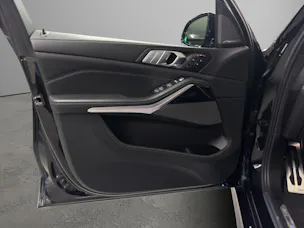 BMW X7 M50i