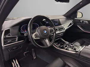 BMW X7 M50i