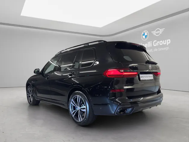 BMW X7 M50i
