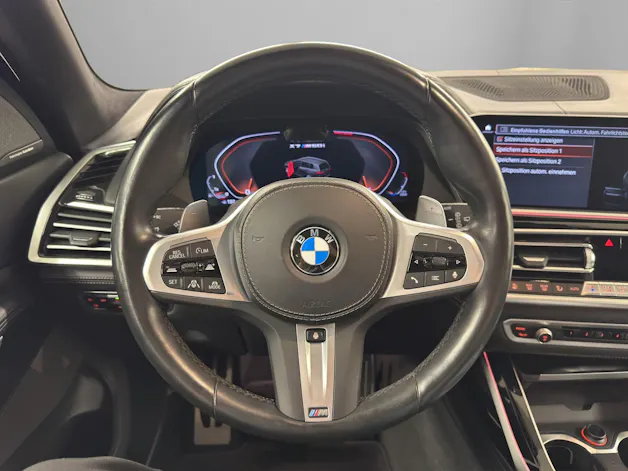 BMW X7 M50i