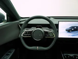 MAZDA CX-6e Takumi