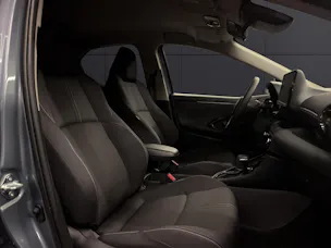 Toyota Yaris 1.5 VVT-i HSD Trend