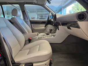 BMW 540i V8 - Boîte manuelle