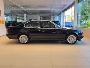 BMW 540i V8 - Boîte manuelle
