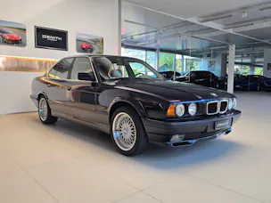 BMW 540i V8 - Boîte manuelle