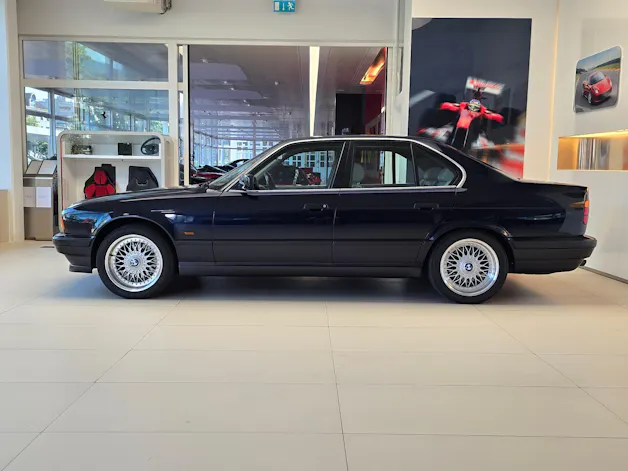 BMW 540i V8 - Boîte manuelle