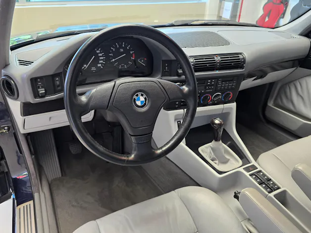 BMW 540i V8 - Boîte manuelle