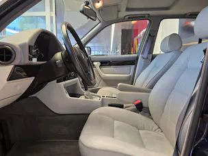 BMW 540i V8 - Boîte manuelle