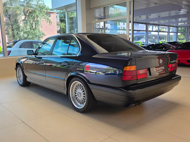 BMW 540i V8 - Boîte manuelle