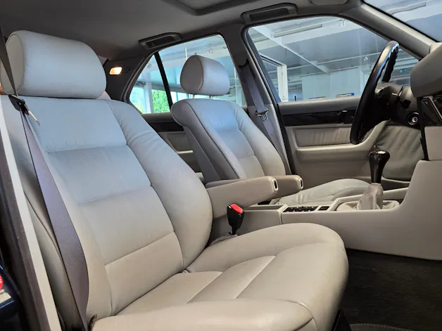 BMW 540i V8 - Boîte manuelle