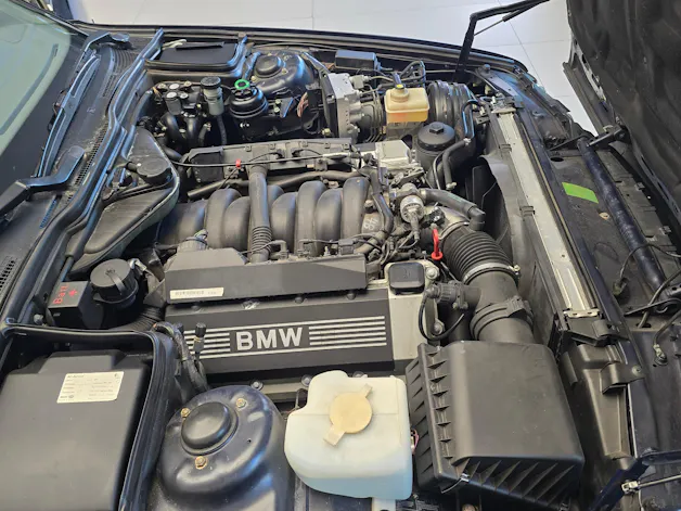 BMW 540i V8 - Boîte manuelle