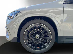 MERCEDES-BENZ GLA 200 Night Star 7G-DCT