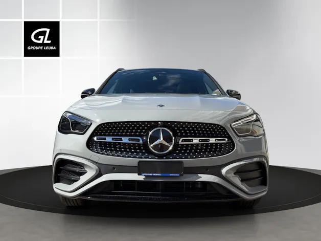 MERCEDES-BENZ GLA 200 Night Star 7G-DCT